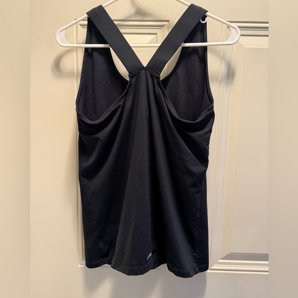 Under Armour Women’s Heat Gear Tank - Picture 2 of 3